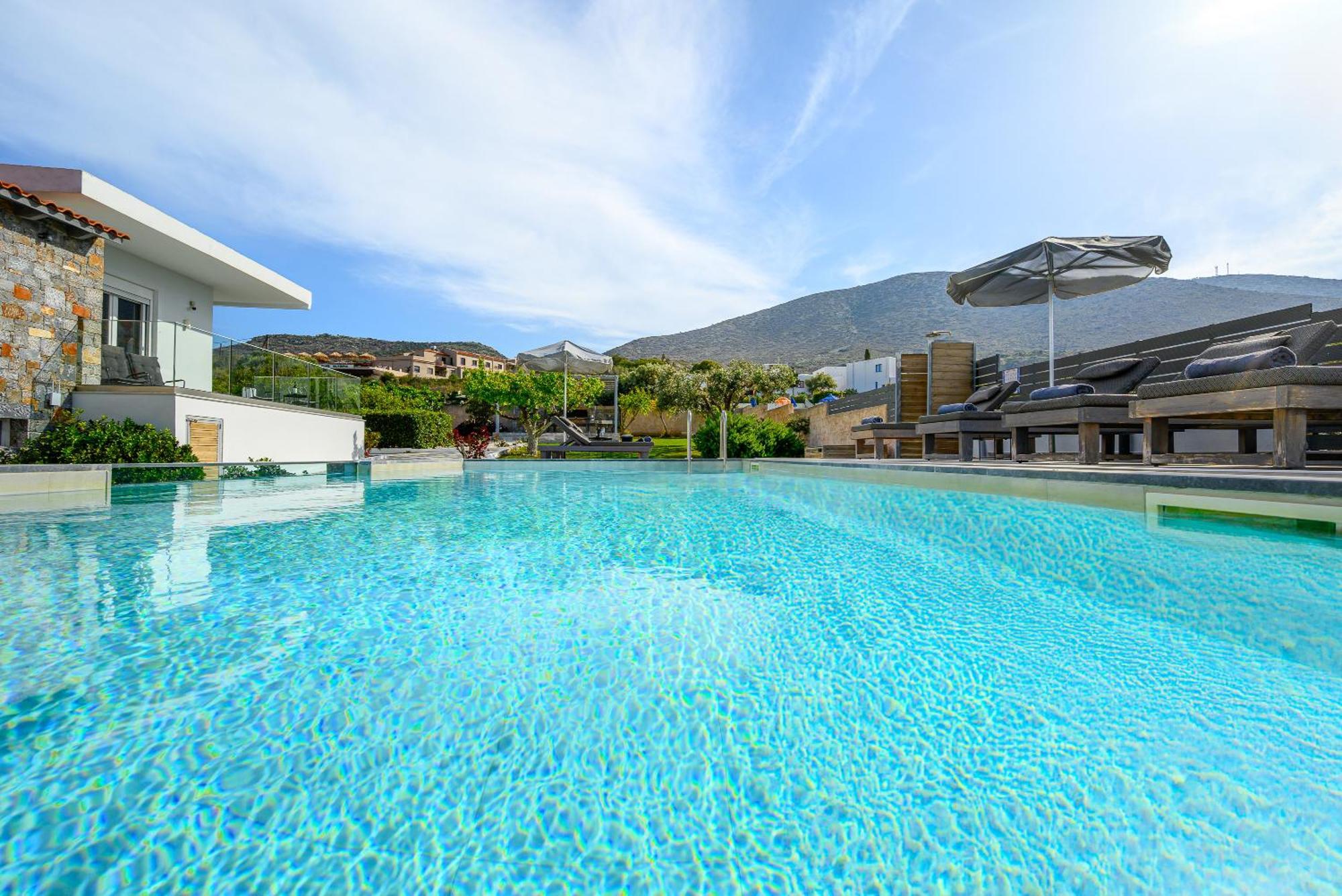 Queen'S Gem Luxury Villa - Heated Jacuzzi & Pool Limenas Chersonisou Exterior foto